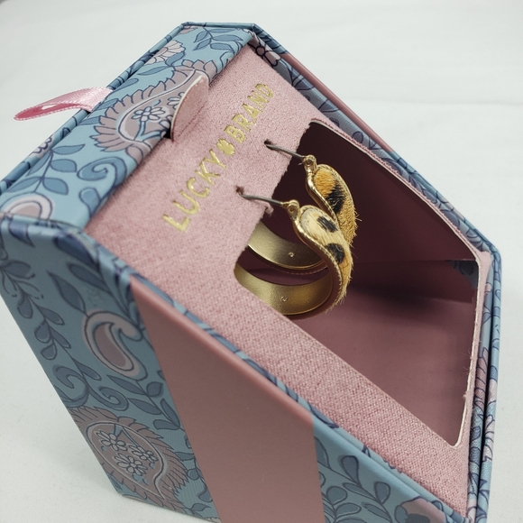 Lucky Brand Leopard Faux Hoop Earrings NIB - Picture 2 of 3